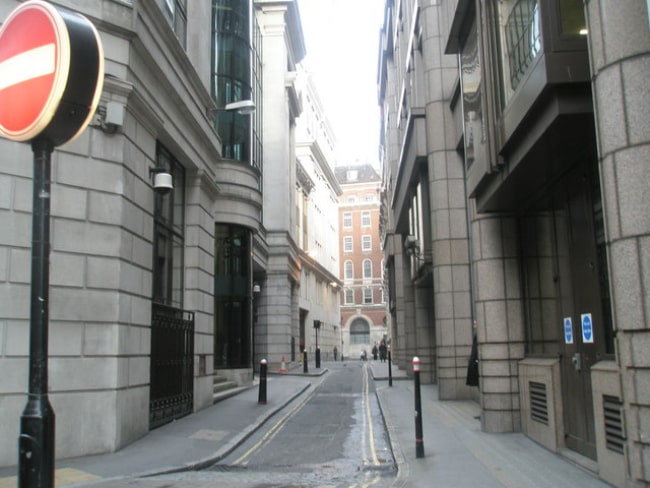 переулок Николас-лейн в Лондоне