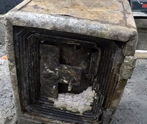Старый сейф в Доусон-сити